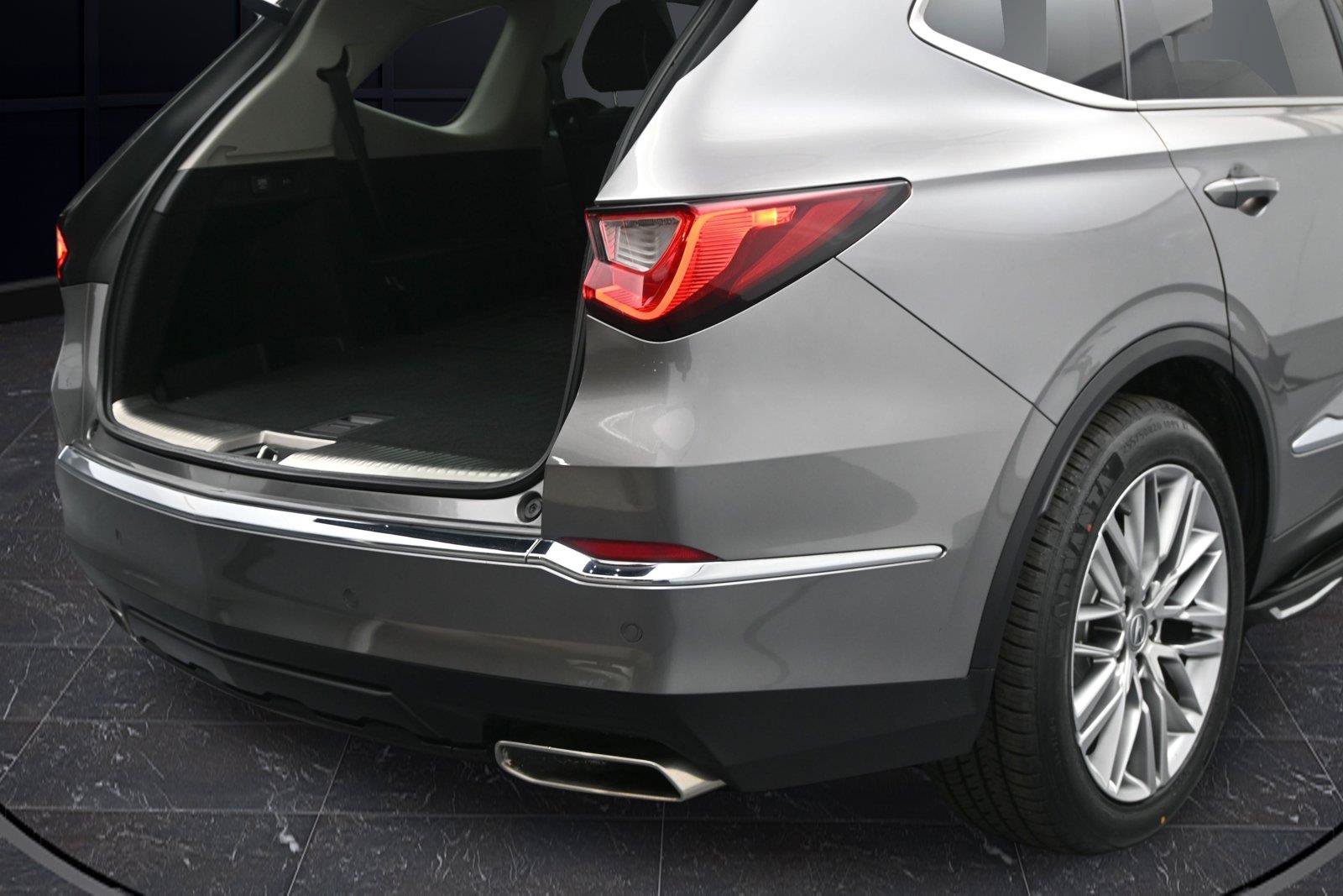 Used 2023 Acura MDX w/ Advance Package AWD/4WD image 12