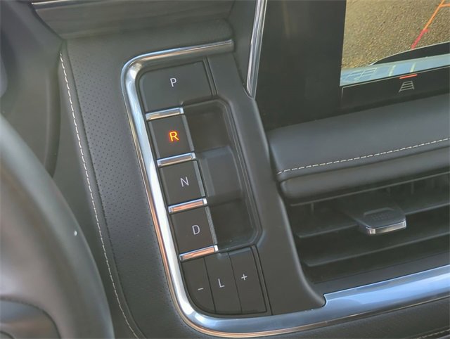 Used 2024 GMC Yukon SLT image 15