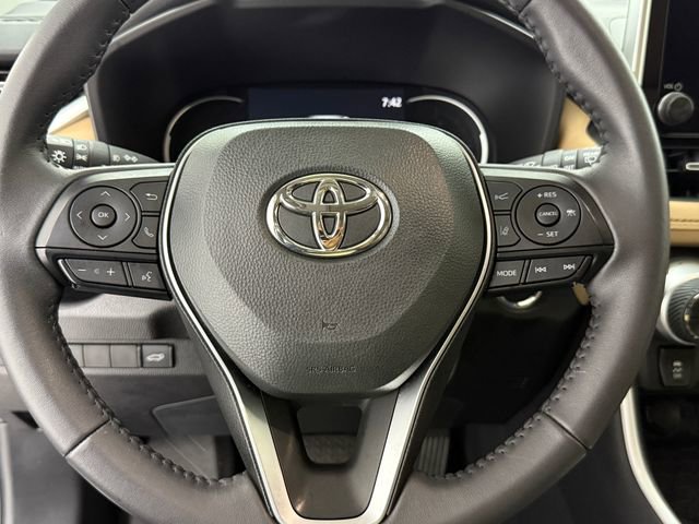 Used 2025 Toyota RAV4 XLE Premium AWD/4WD image 9