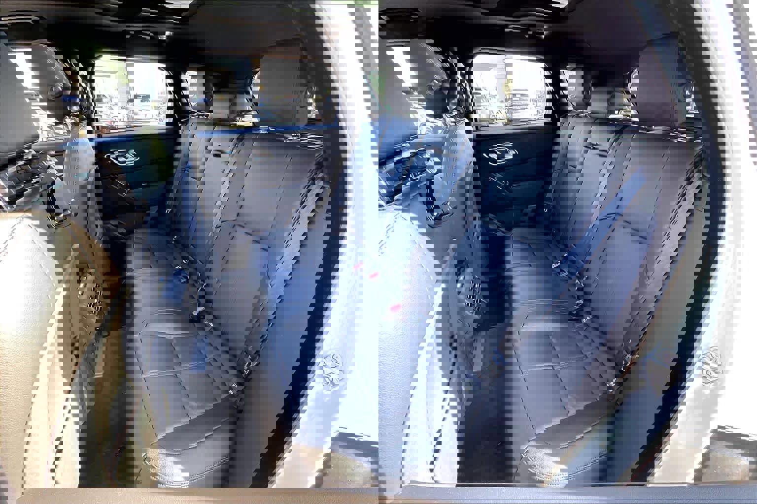 New 2026 Land Rover Range Rover Velar Dynamic SE image 12