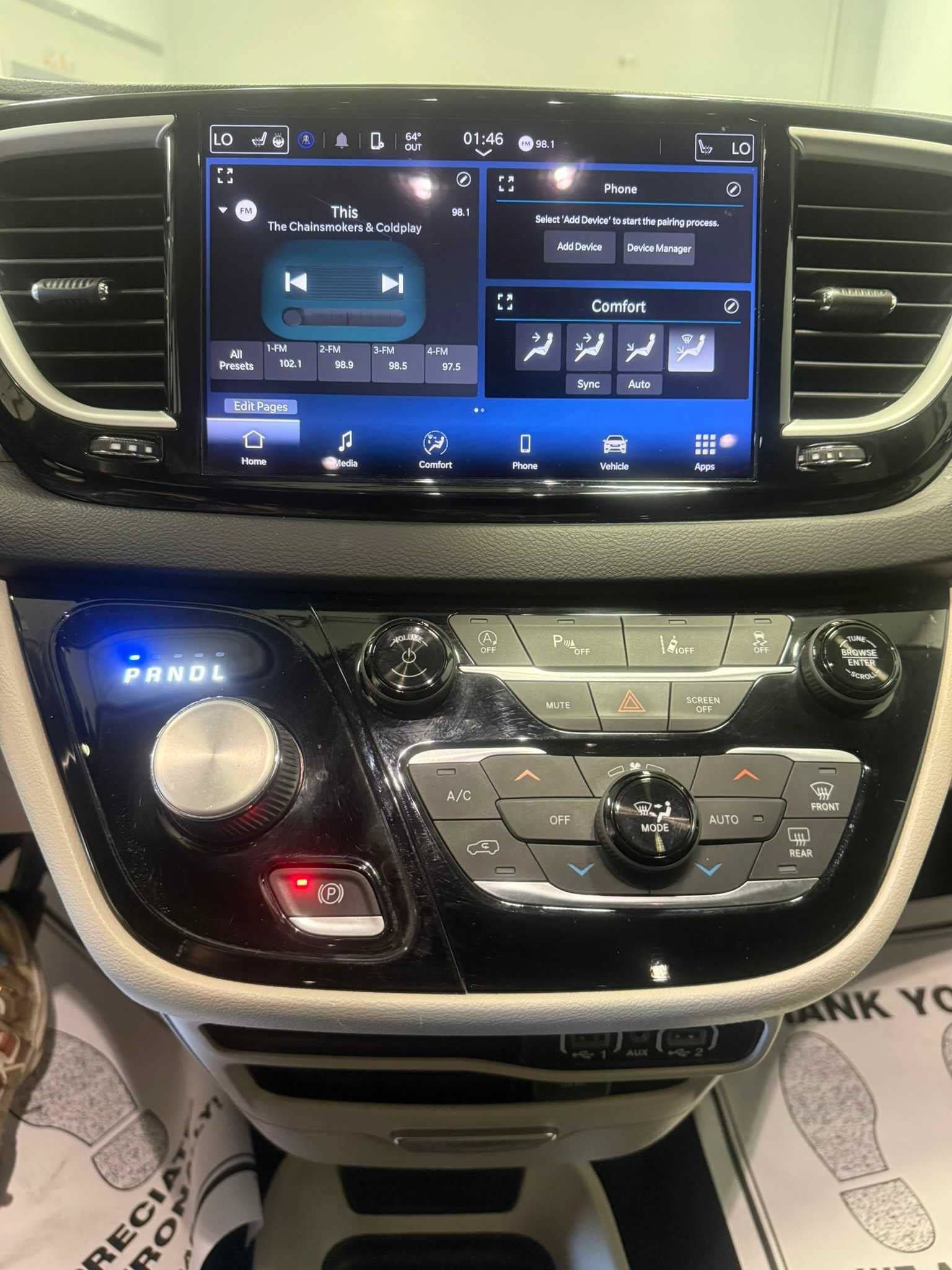 Used 2022 Chrysler Pacifica Touring-L FWD image 32