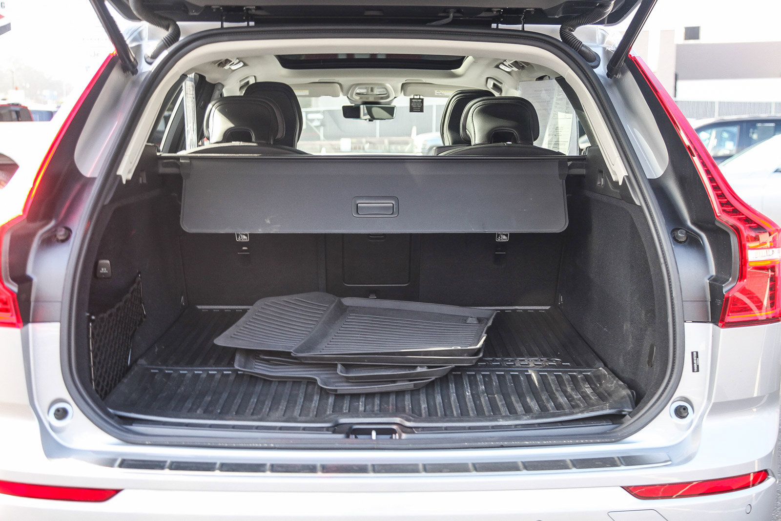 Used 2025 Volvo XC60 T8 Core w/ Protection Package Premier image 16