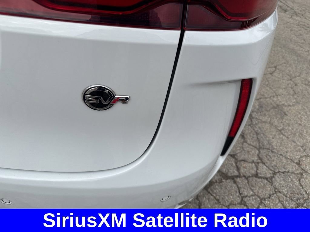 Used 2022 Jaguar F-PACE SVR image 6