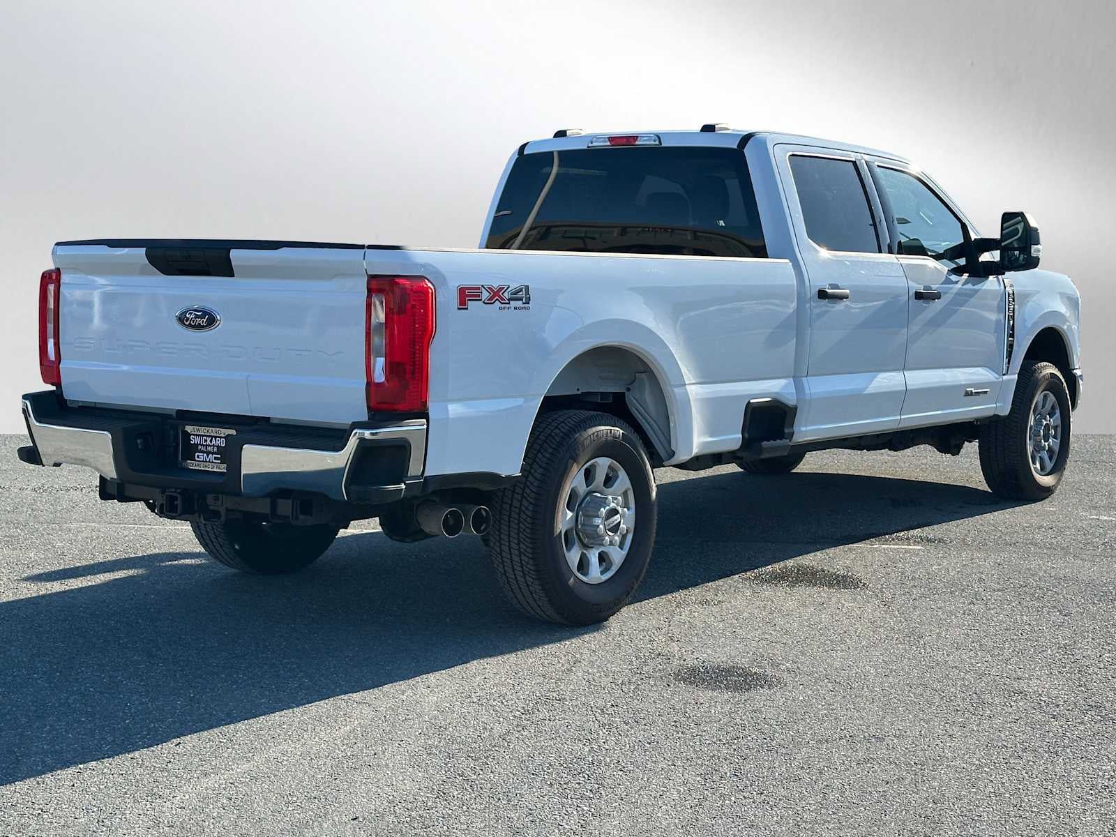 Used 2023 Ford F350 XLT w/ FX4 Off-Road Package image 3