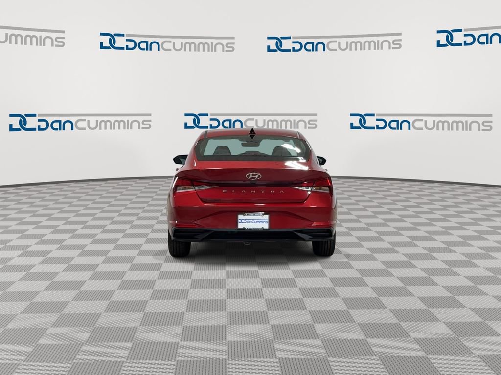 Used 2021 Hyundai Elantra SEL FWD image 8
