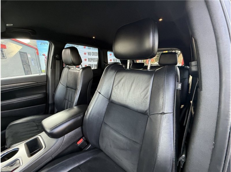 Used 2018 Jeep Grand Cherokee Altitude image 19