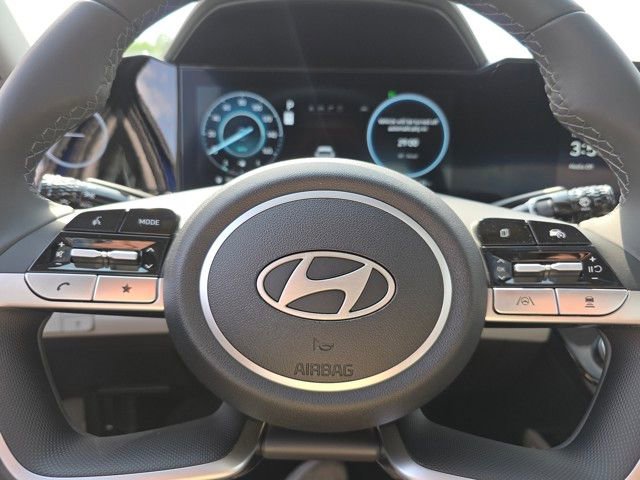 Certified 2025 Hyundai Elantra Limited image 16