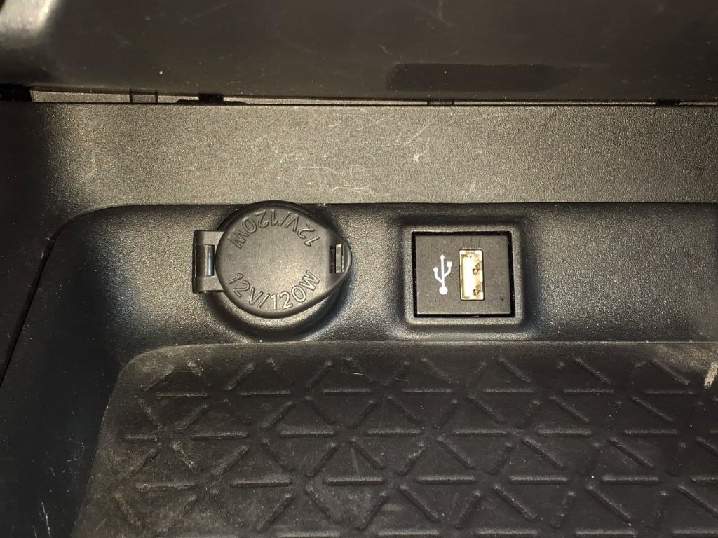 Certified 2025 Toyota RAV4 XLE Premium AWD/4WD image 10