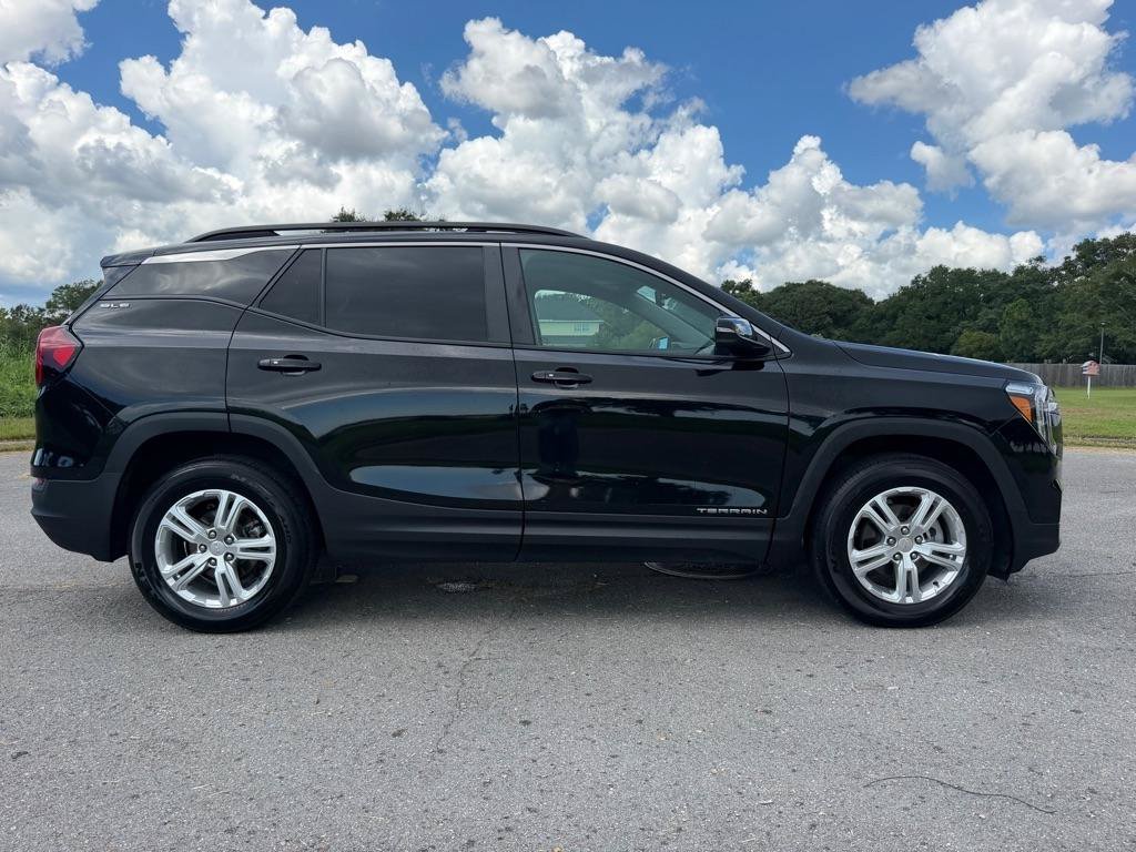 Used 2022 GMC Terrain SLE w/ Driver Convenience Package AWD/4WD image 7