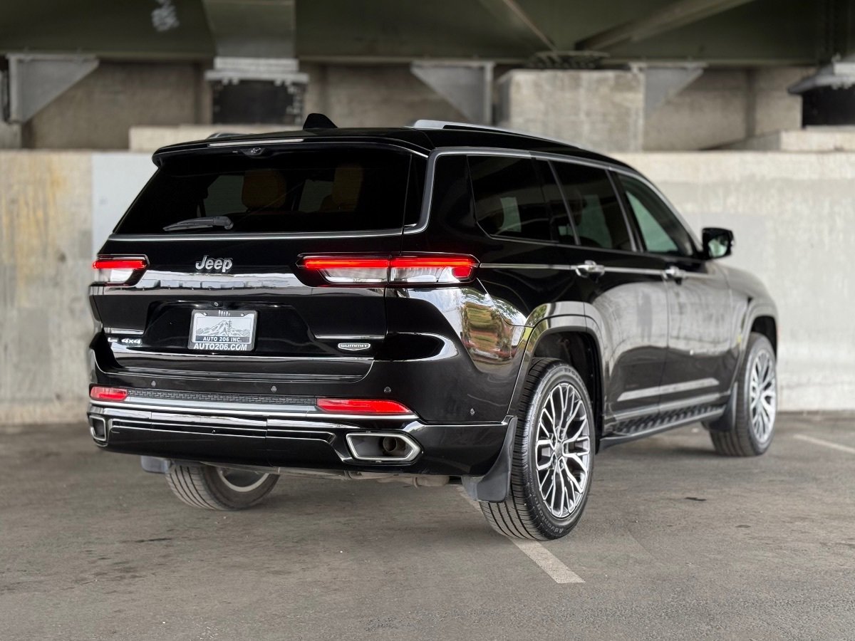 Used 2022 Jeep Grand Cherokee L Summit AWD/4WD image 3