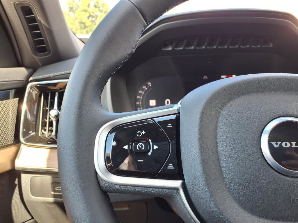 New 2026 Volvo XC90 B6 Plus w/ Protection Package Premier image 18