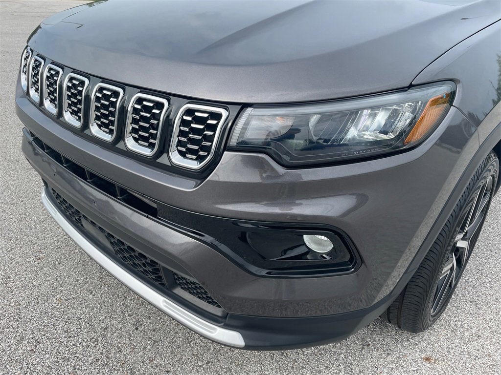 Used 2024 Jeep Compass Limited image 42