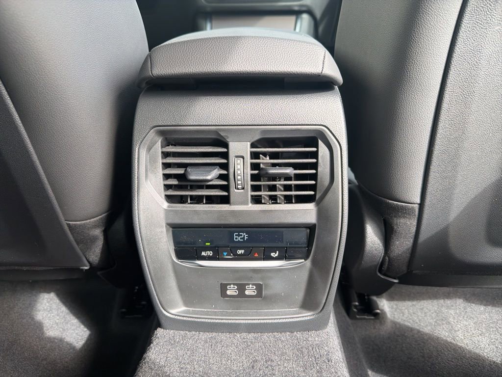 New 2026 BMW 330i xDrive Sedan w/ Convenience Package image 15