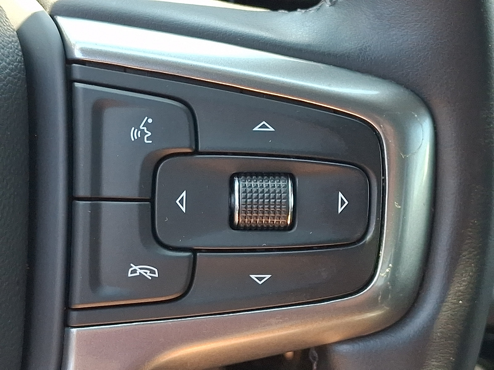 Certified 2023 Chevrolet Silverado 1500 LT AWD/4WD image 23