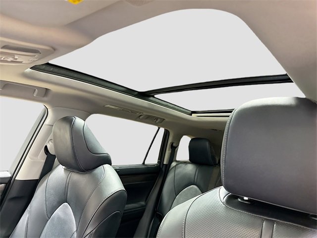 Used 2020 Toyota Highlander Limited image 23