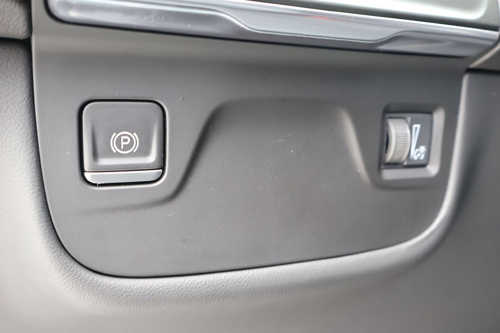 Certified 2022 Cadillac Escalade Luxury RWD image 21