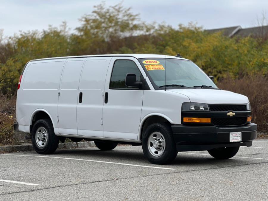 Used 2018 Chevrolet Express 2500 image 2
