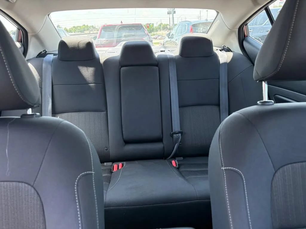 Used 2024 Nissan Altima 2.5 SV FWD image 16