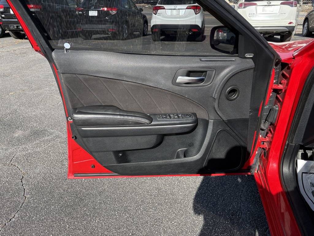 Used 2018 Dodge Charger R/T RWD image 9