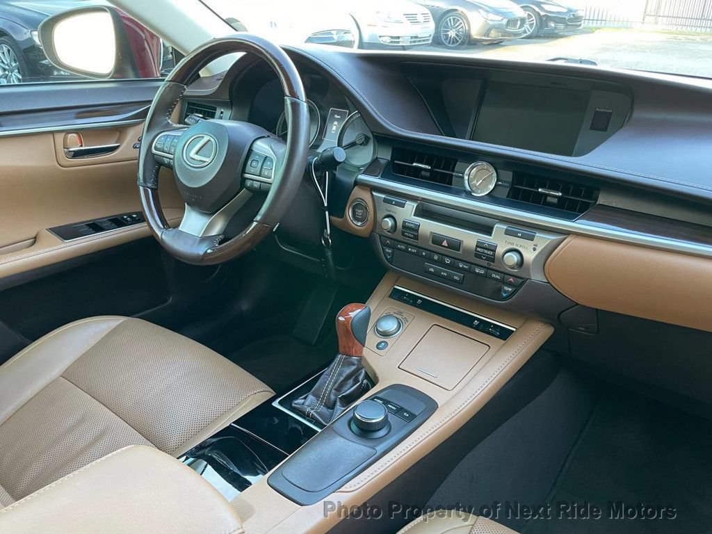 Used 2017 Lexus ES 350 w/ Premium Package FWD image 18