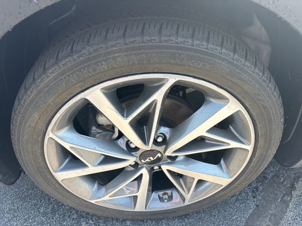 Used 2022 Kia Niro Touring Special Edition FWD image 12