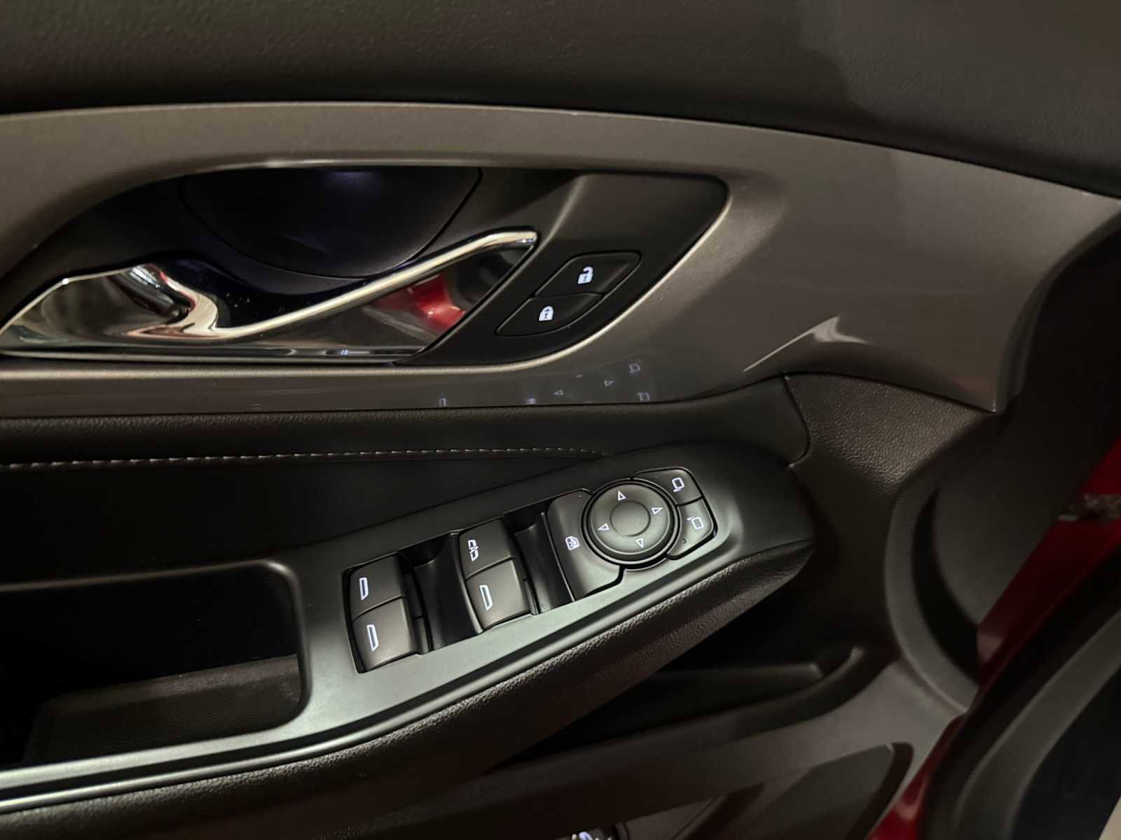 Used 2023 Chevrolet Traverse LT image 21