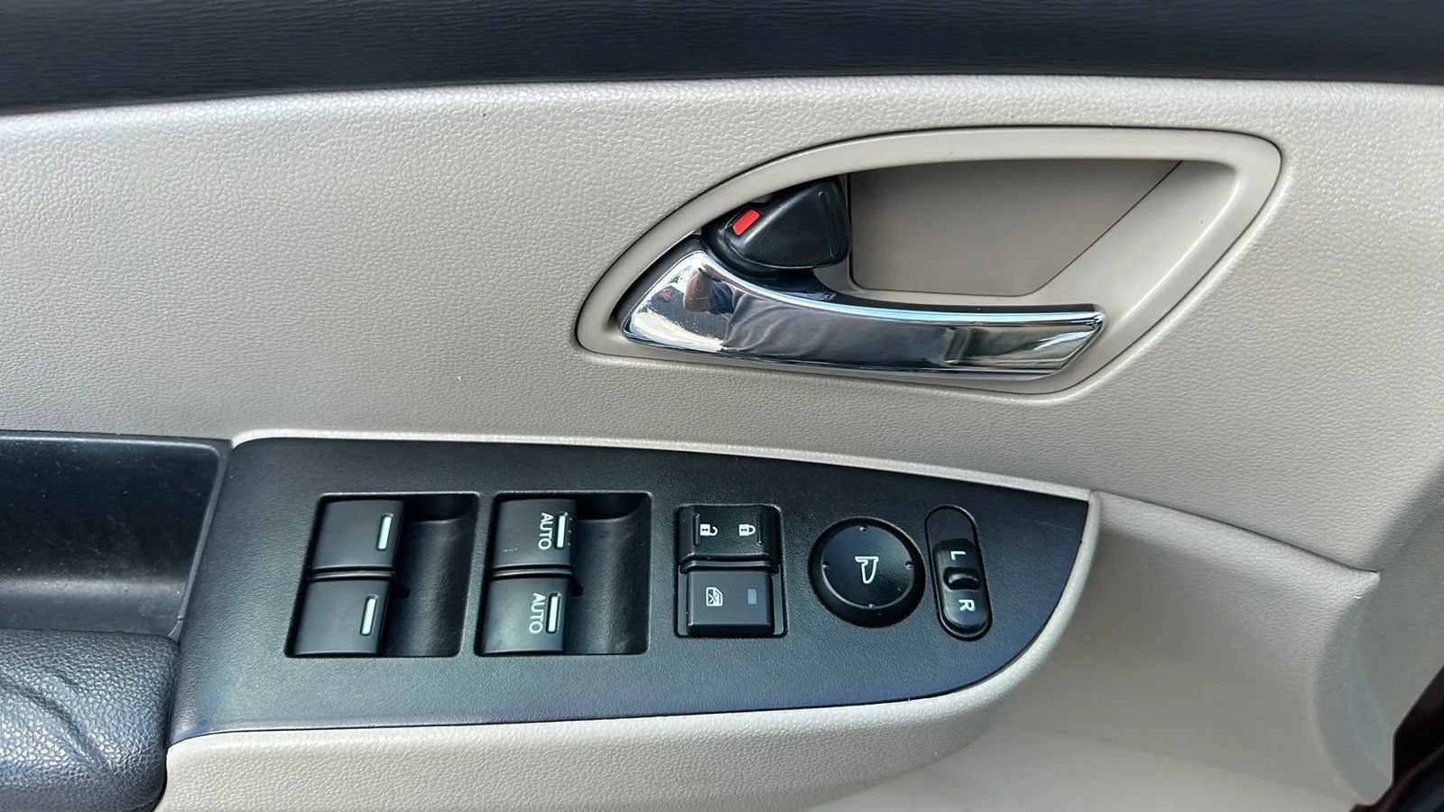 Used 2017 Honda Odyssey EX-L image 16