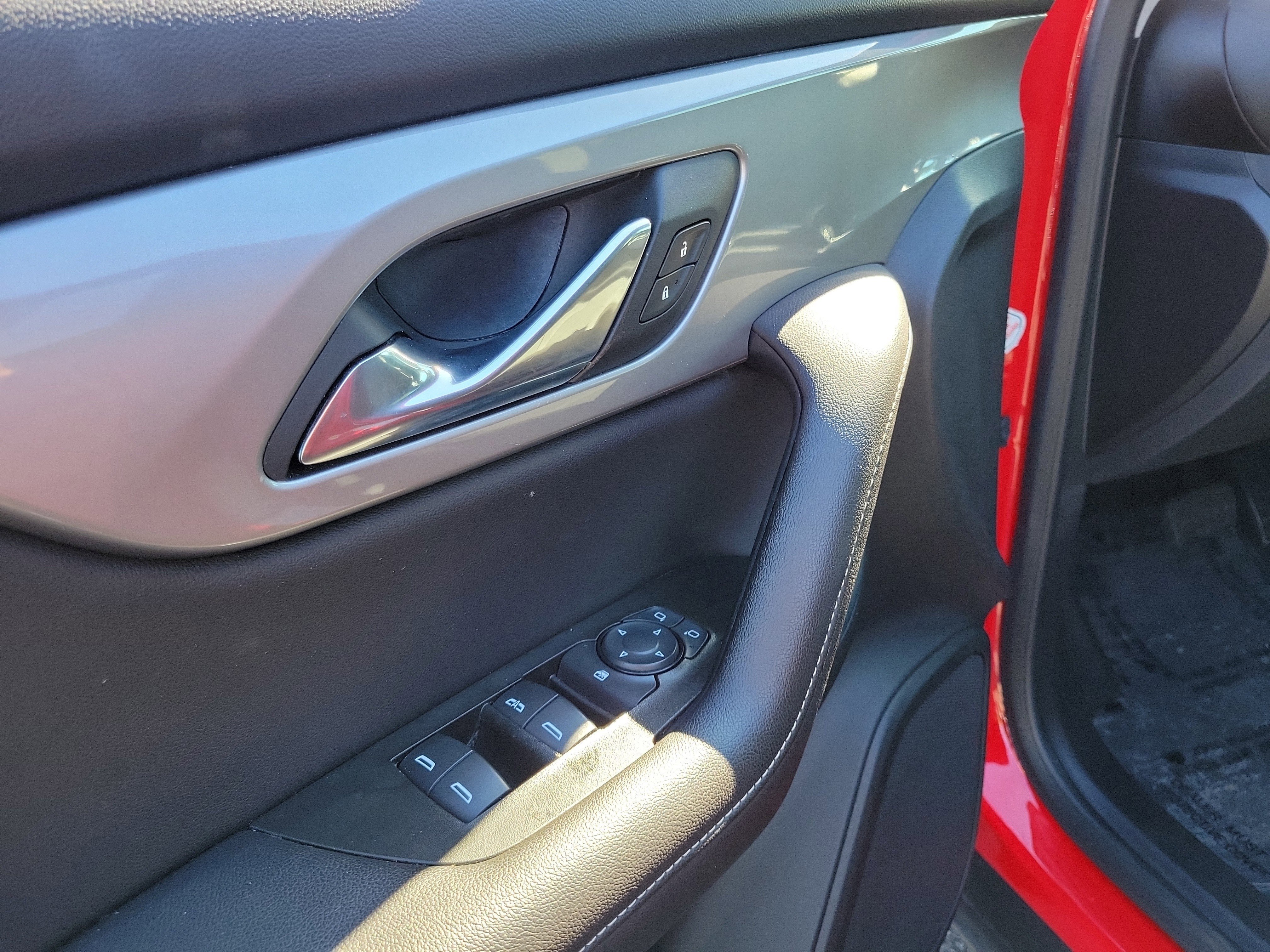 Used 2023 Chevrolet Blazer LT image 18