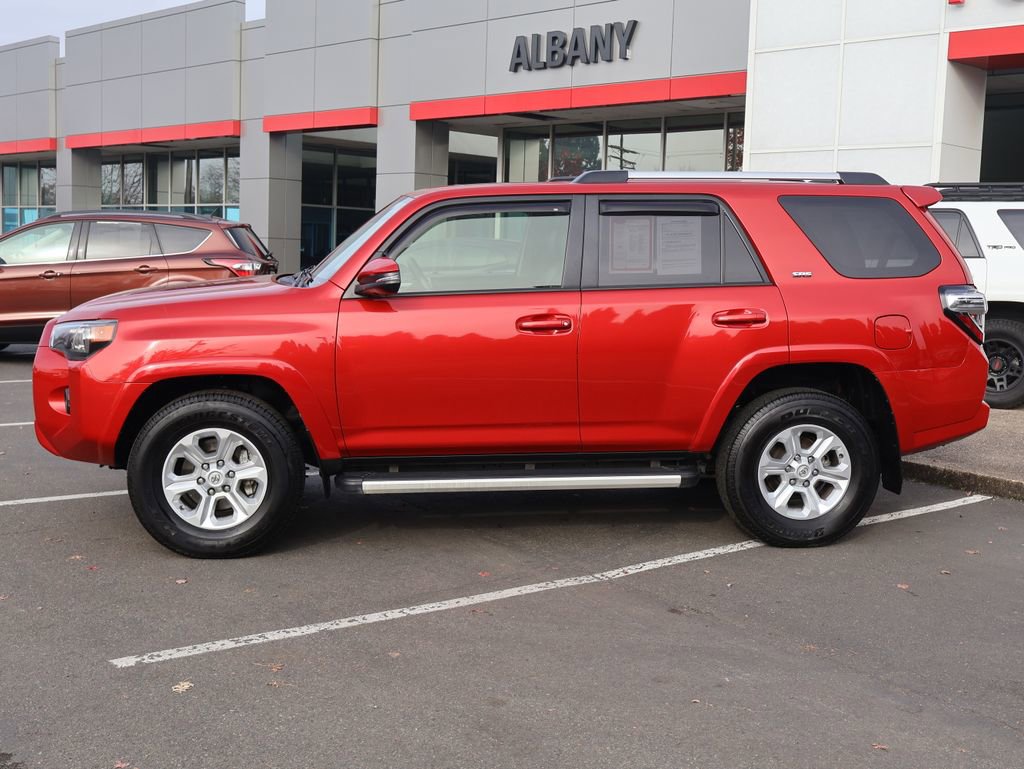 Used 2022 Toyota 4Runner SR5 Premium image 4