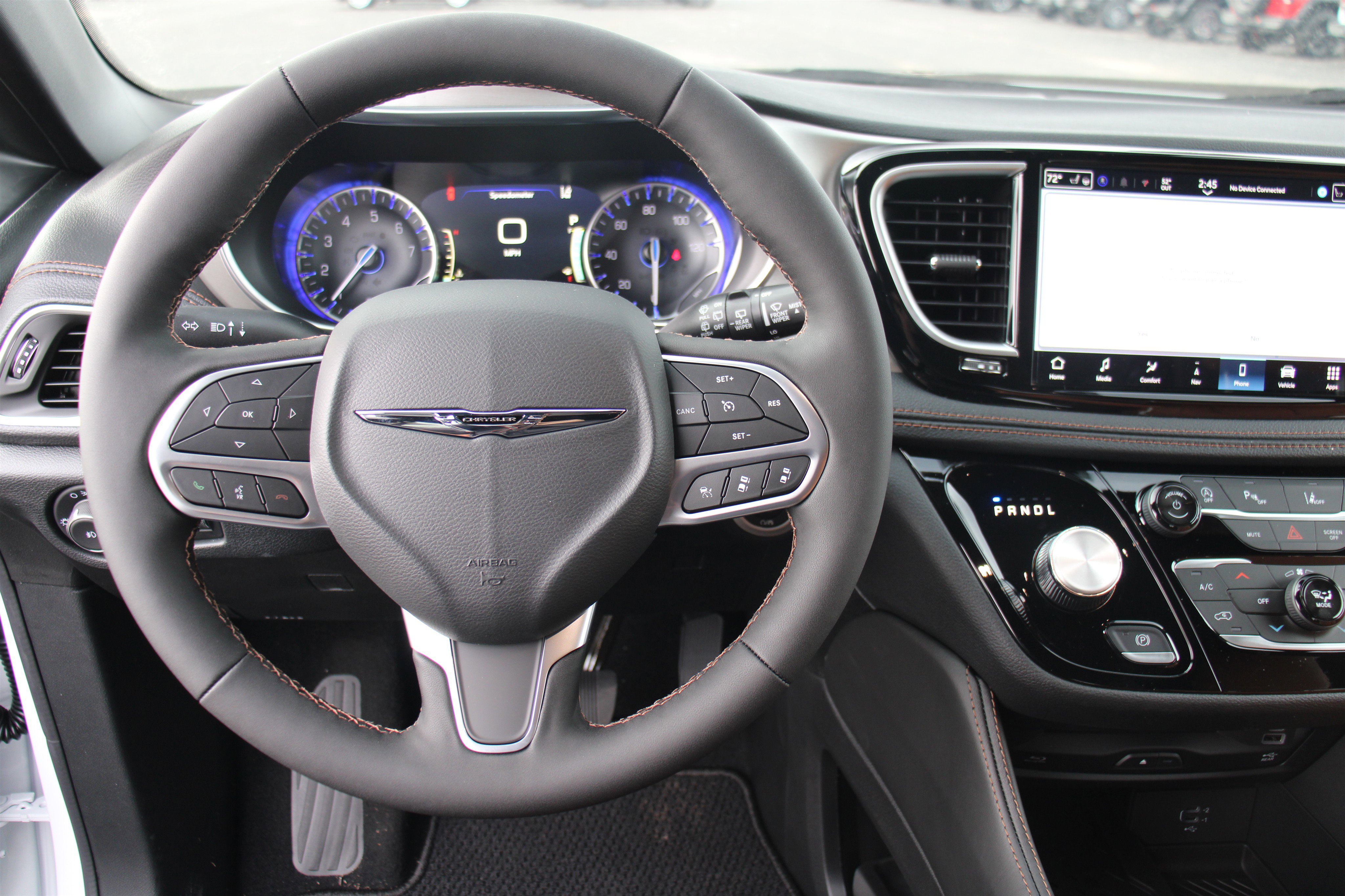 New 2026 Chrysler Pacifica Pinnacle image 8