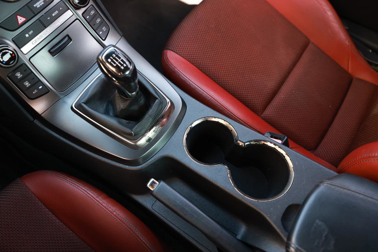 Used 2013 Hyundai Genesis 3.8 image 36