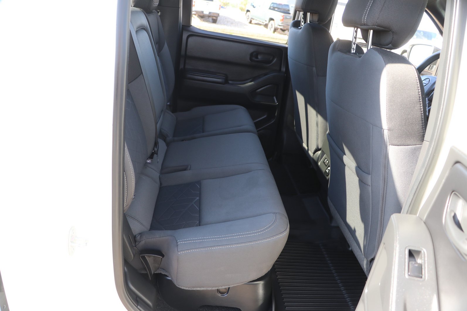 Used 2026 Nissan Frontier SV w/ SV Convenience Package AWD/4WD image 31