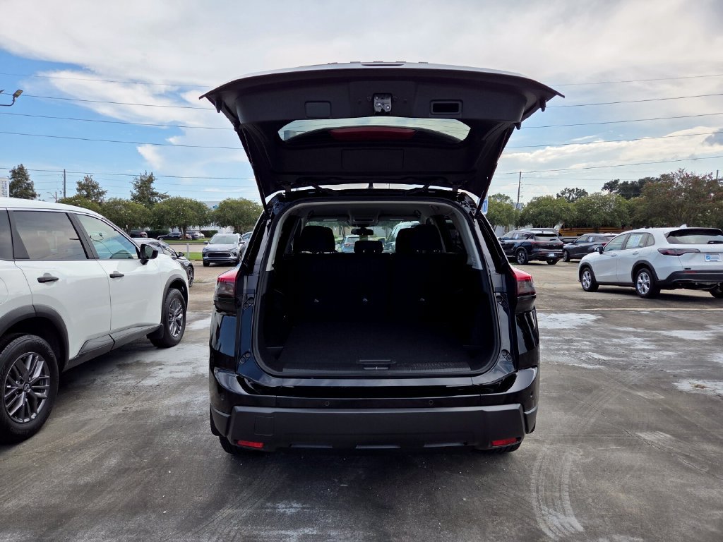 Used 2026 Nissan Rogue S FWD image 27