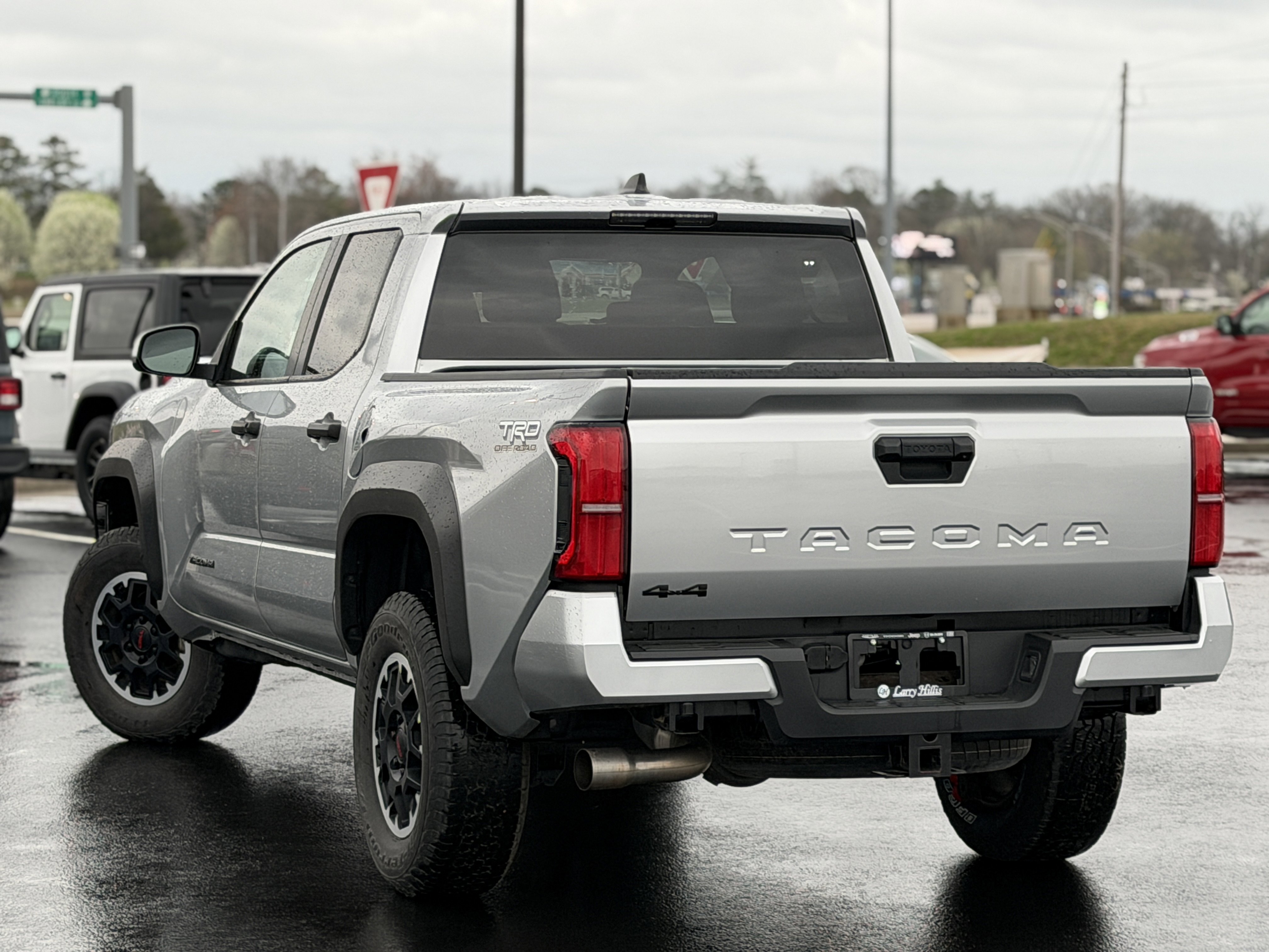Used 2024 Toyota Tacoma TRD Off-Road AWD/4WD image 6