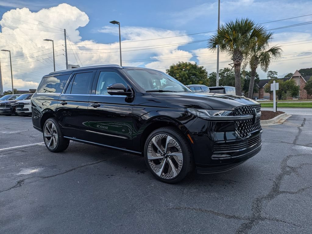 New 2027 Lincoln Navigator L Black Label AWD/4WD image 2