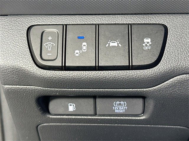 Used 2022 Hyundai Ioniq Limited image 25