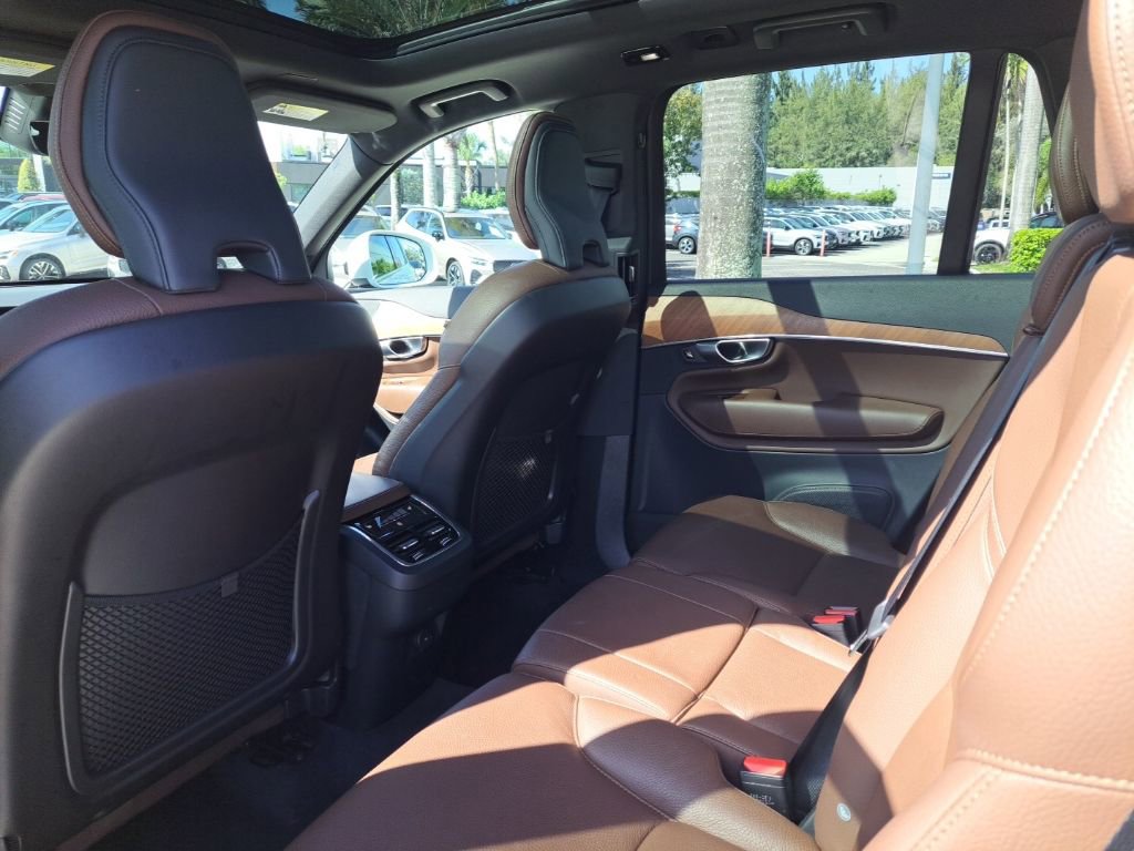 Used 2023 Volvo XC90 B6 Plus w/ Protection Package Premier image 6