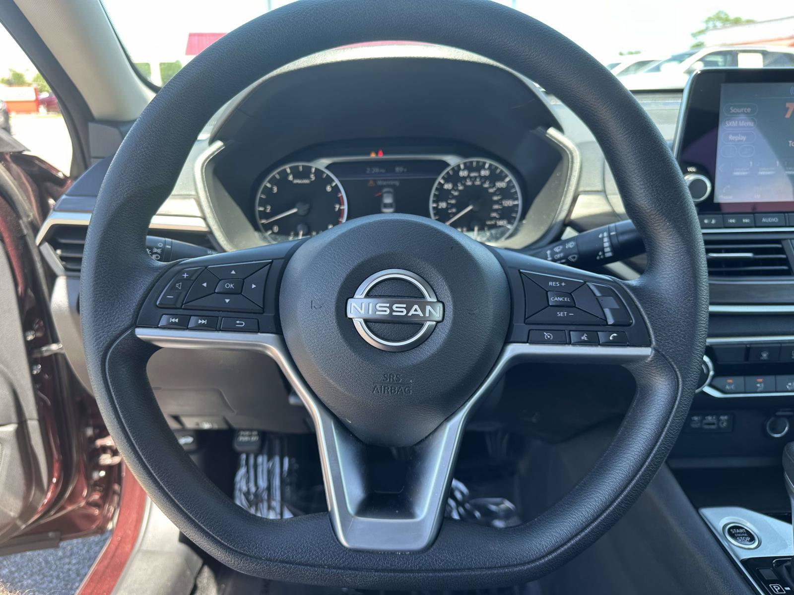 Used 2024 Nissan Altima 2.5 SV FWD image 15