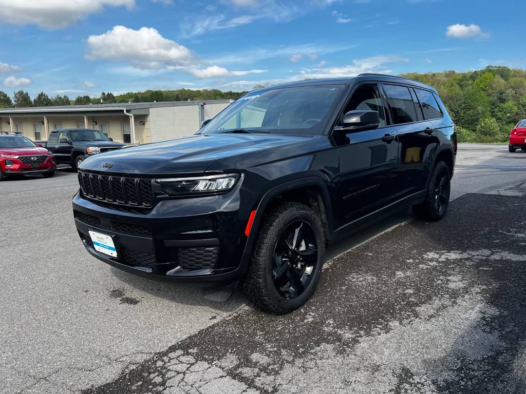Used 2024 Jeep Grand Cherokee L Altitude AWD/4WD image 5