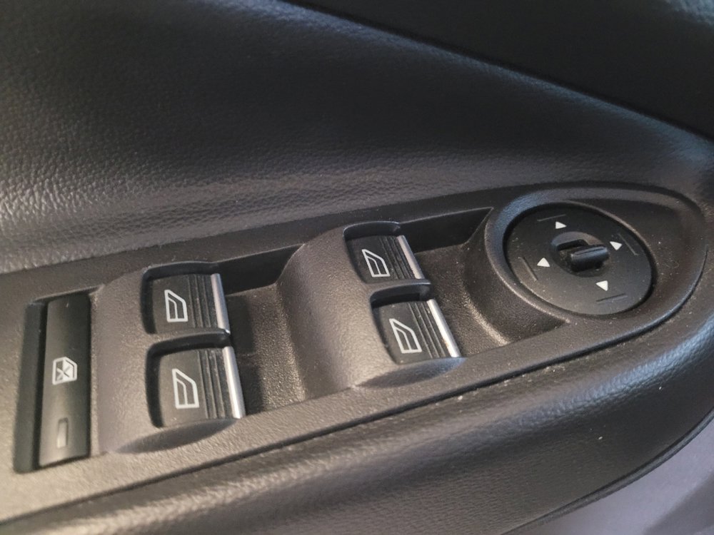 Used 2019 Ford Escape SE image 27