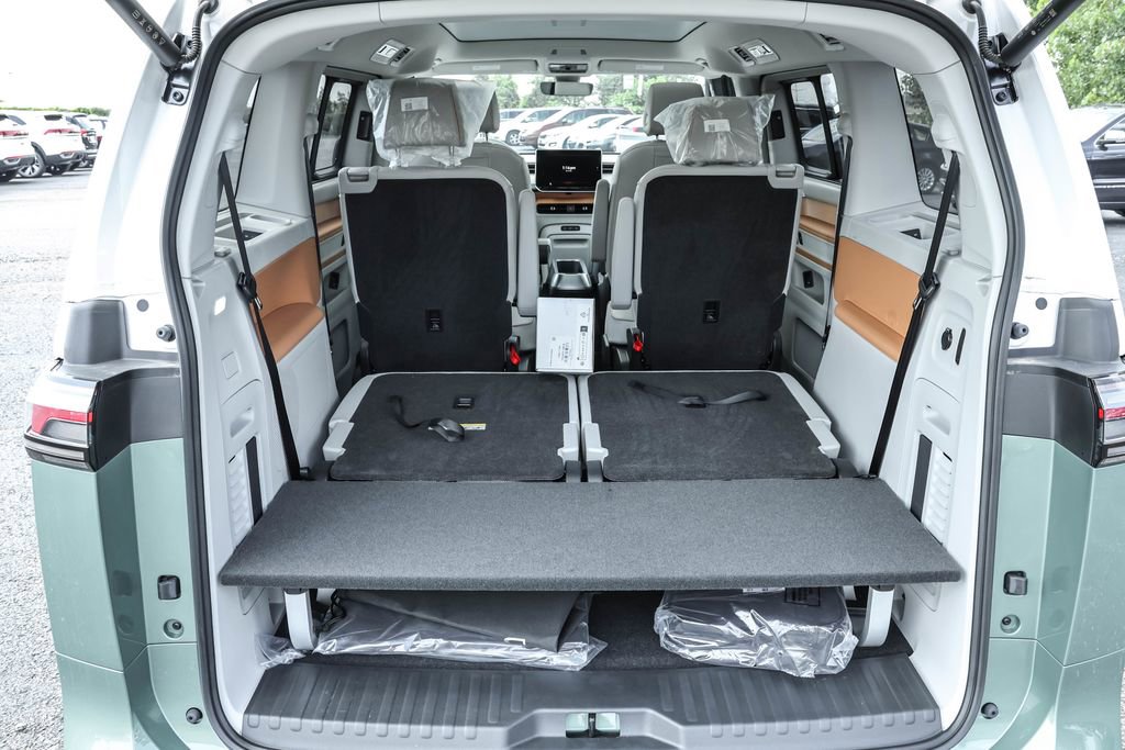 New 2025 Volkswagen ID. Buzz 1st Edition image 35