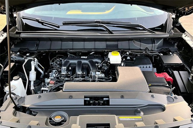 New 2025 Nissan Pathfinder SL image 11