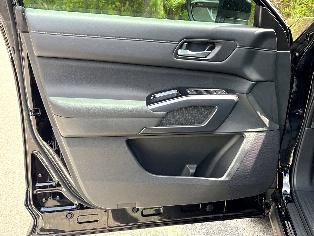 New 2026 Nissan Pathfinder SL w/ Cargo Package FWD image 19
