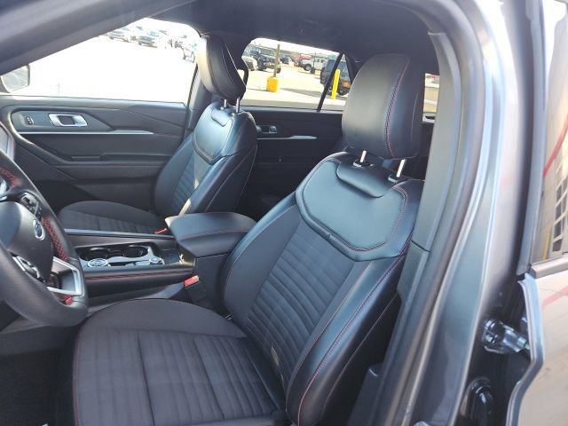 Used 2025 Ford Explorer ST-Line image 14