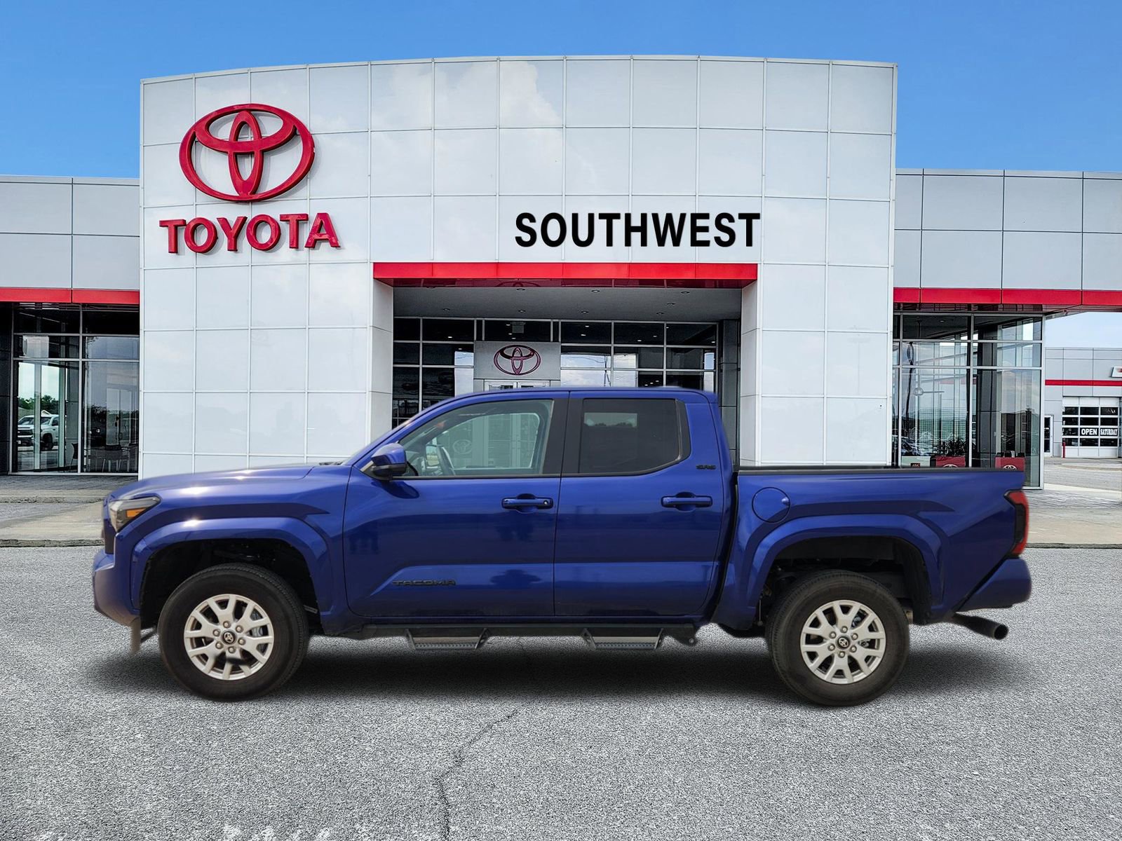 Used 2025 Toyota Tacoma SR5 image 3
