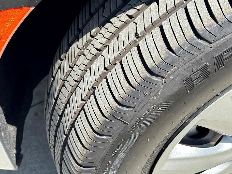 Used 2020 Chrysler Voyager L image 13