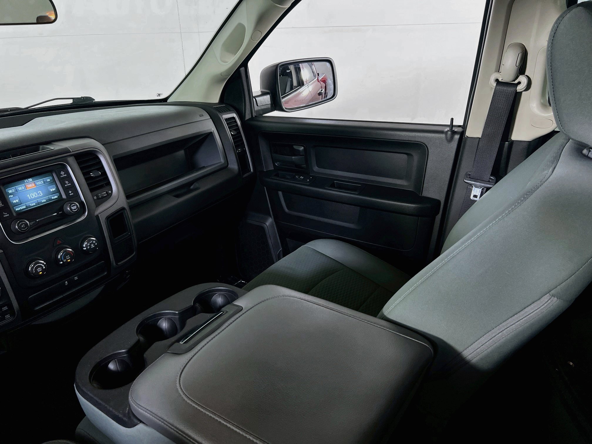 Used 2018 RAM 1500 Express AWD/4WD image 21