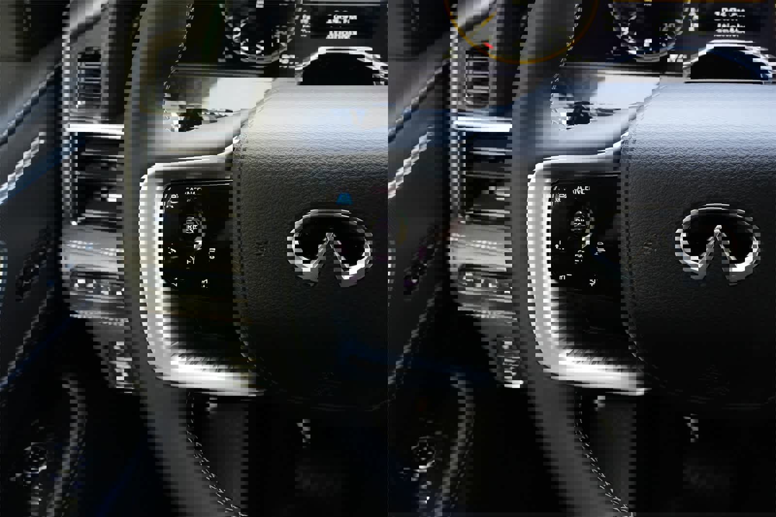 New 2025 INFINITI QX80 Luxe w/ Cargo Package image 10