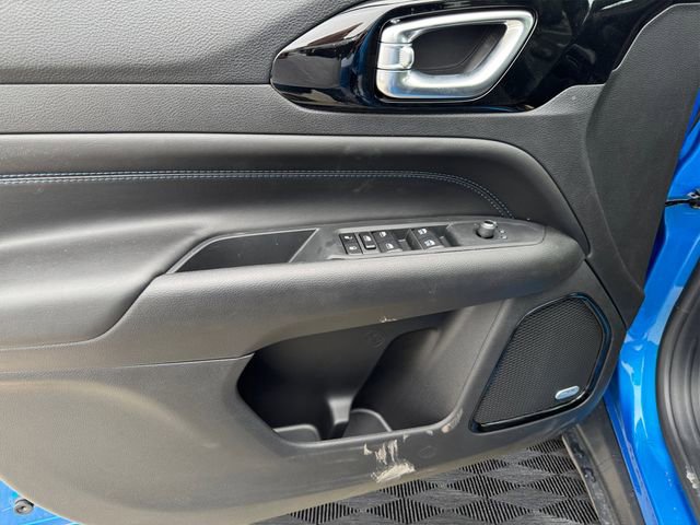 New 2025 Jeep Compass Limited w/ Sun & Sound Group image 13