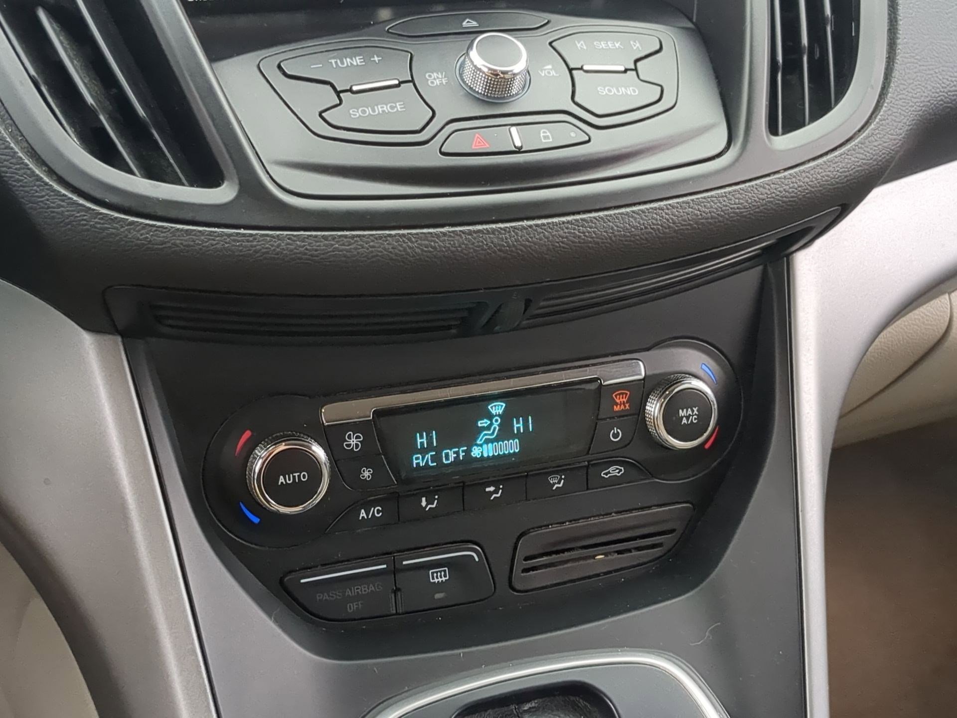 Used 2014 Ford Escape SE w/ Equipment Group 201A image 17